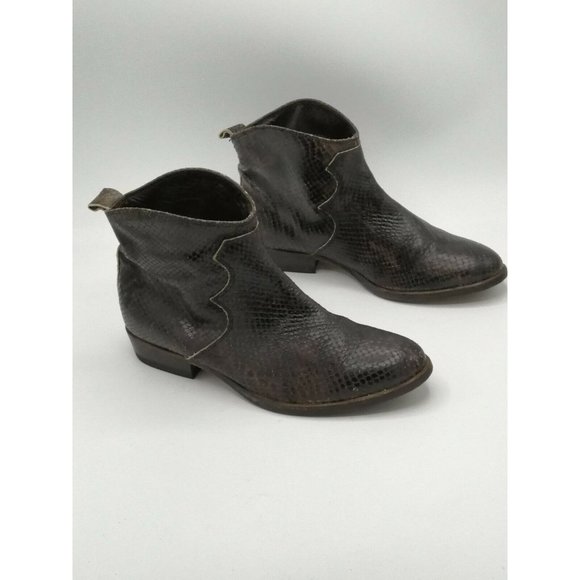 Agl Attilio Giusti Leombruni Wyatt Coal Booties - Picture 1 of 12